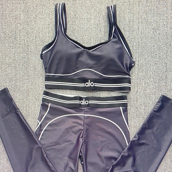 ALO Yoga Other - ALO Yoga Black and White Leggings Set